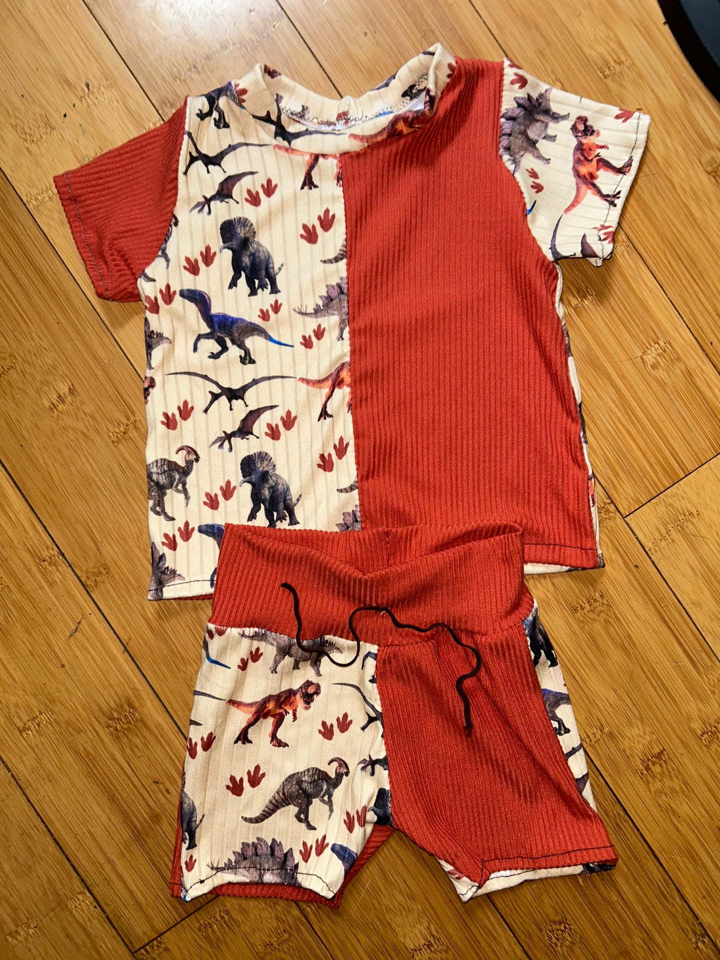 Tan Dino set